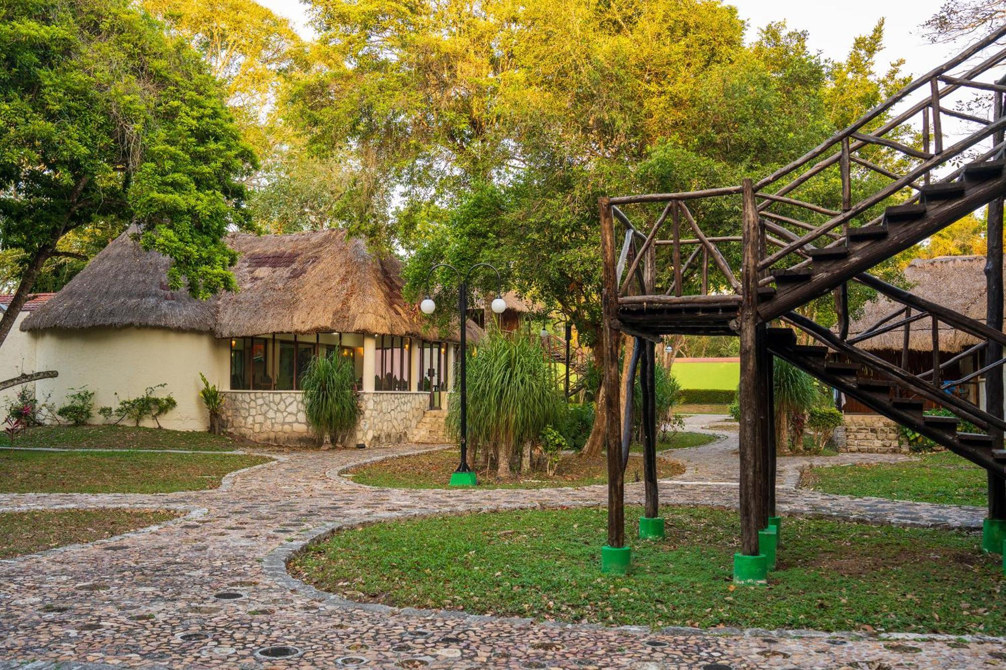 Hotel Villas Chicanna Bagian luar foto