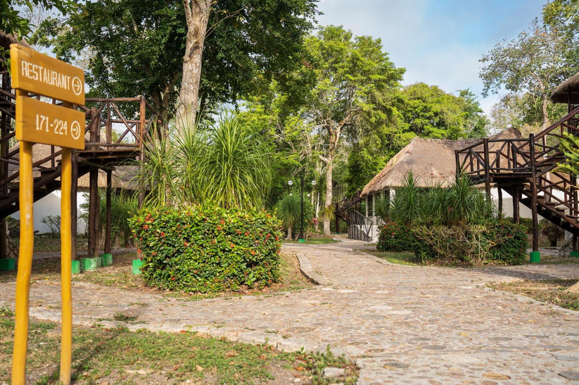 Hotel Villas Chicanna Bagian luar foto
